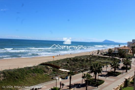 Precioso apartamento con  maravillosas vistas al mar situado en primerísima linea - VALENCIA