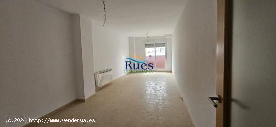 ATICO DUPLEX, CON TERRAZA, GALERIA, PATIO, PARKING, DE 4 HABITACIONES. - CASTELLON