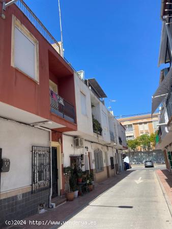  Primera planta con solárium en pleno centro - MURCIA 