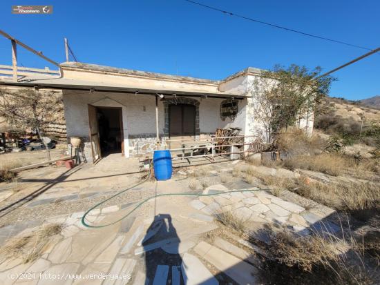  CORTIJO EN RAMBLA  QUEMADOS,PECHINA - ALMERIA 