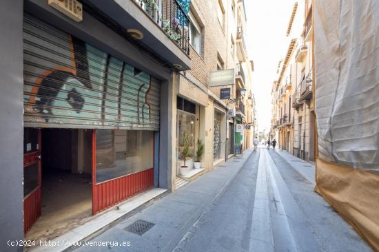 estupendo local comercial con persiana a dos calles Buensuceso y Paz - GRANADA