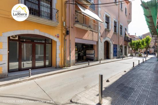 LOCAL COMERCIAL EN CALLE D'AVALL - BARCELONA