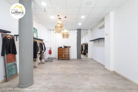 LOCAL COMERCIAL EN CALLE D'AVALL - BARCELONA