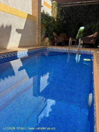 PRECIOSA VILLA DE 3 DORMITORIOS CON PISCINA PRIVADA - ZONA LA HERRADA, LOS MONTESINOS - - ALICANTE