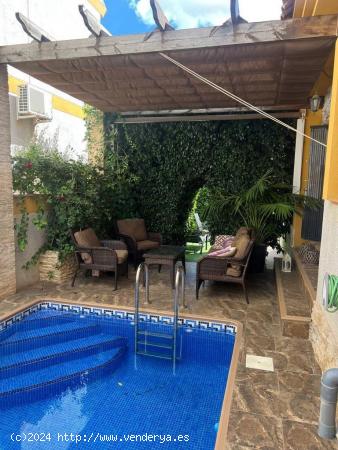 PRECIOSA VILLA DE 3 DORMITORIOS CON PISCINA PRIVADA - ZONA LA HERRADA, LOS MONTESINOS - - ALICANTE