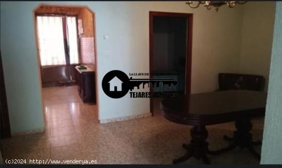 INMOBILIARIA TEJARES 2 VENDE CASA CON PATIO EN LA RODA - ALBACETE