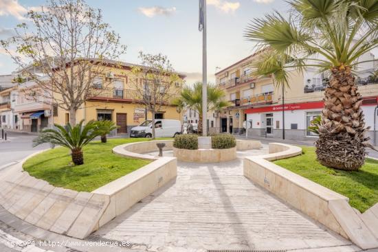 Magnífico solar en pleno centro de Otura - GRANADA