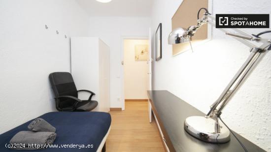 Acogedora habitación con cama individual en alquiler en L'Hospitalet de Llobregat. - BARCELONA