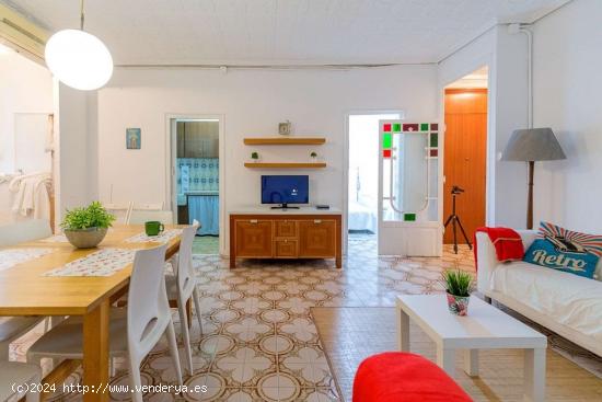 Apartamento de 3 habitaciones en alquiler en Extramurs - VALENCIA