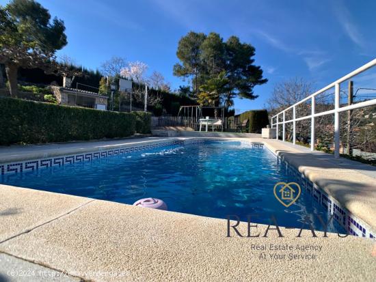 CASA CON PISCINA - TERRENO - JARDIN - VALLIRANA - BARCELONA