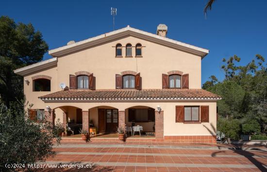 Espectacular Casa Tipo Masía: Calidad, Calidez y Naturaleza en un Solo Lugar. - TARRAGONA