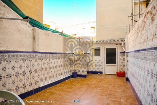 OPORTUNIDAD EN ZONA ESPERANZA, PLANTA BAJA CON TERRAZA PARA ENTRAR A VIVIR! - BARCELONA