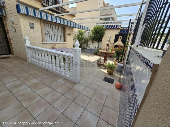  SE VENDE CHALET ADOSADO EN TORRE DE LA HORADADDA - ALICANTE 