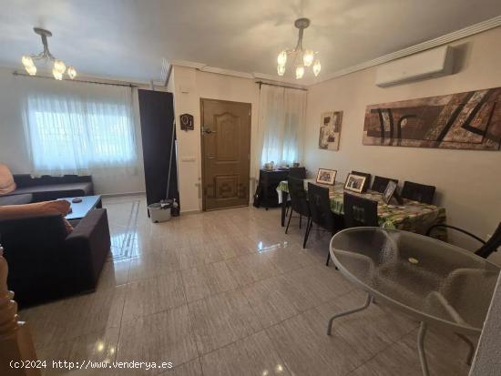 SE VENDE CHALET ADOSADO EN TORRE DE LA HORADADDA - ALICANTE