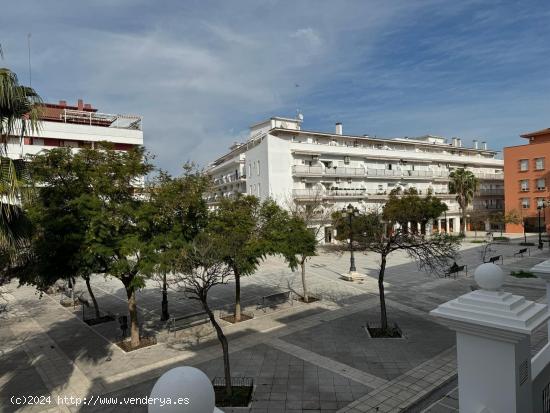 MAGNIFICA CASA INDEPENDIENTE EN ZONA CENTRO (PLAZA LAS INFANTAS) - CADIZ