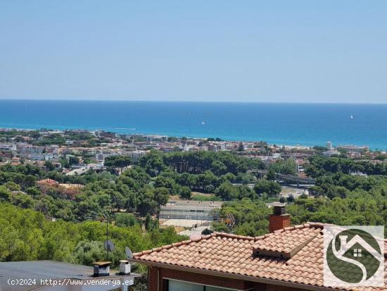  CASA CON PISCINA Y ESPECTACULARES VISTAS EN LA MEJOR ZONA DE BELLAMAR - BARCELONA 