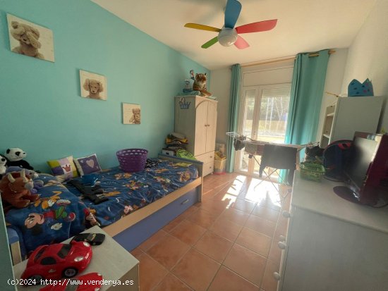 Unifamiliar adosada en venta  en Canyelles - Barcelona