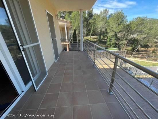 Unifamiliar adosada en venta  en Canyelles - Barcelona