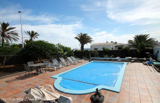  Villa en Venta en Playa Blanca - Yaiza 