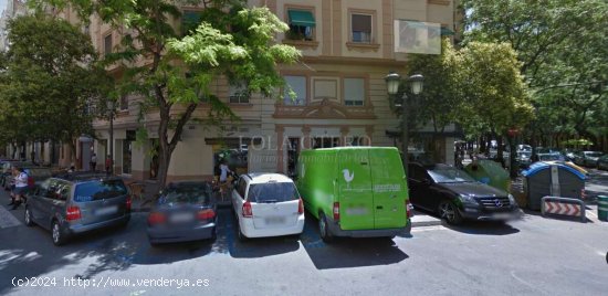 Local comercial en Alquiler en L´Eixample - Valencia