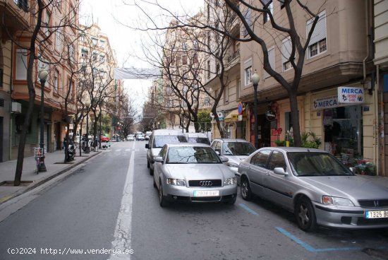 Local comercial en Alquiler en L´Eixample - Valencia