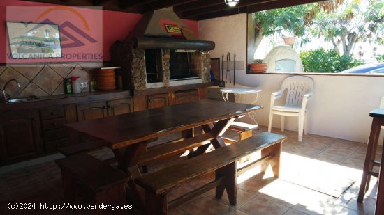 Linda casa de carácter en Macher con vistas al mar - Tías