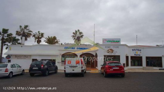 Centro Comercial en Charco Del Palo - Haría