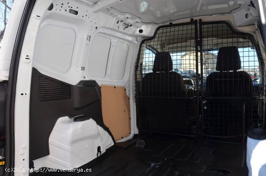 Ford Transit Courier FURGÓN VAN  1.5 TDCI TREND 75CV ( CERRAJERÍA ANTIRROBOS - Sant Vicenç dels H