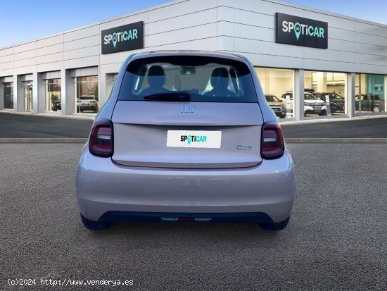 Fiat 500   3+1 320km 85kW (118CV) Monotrim - Sevilla