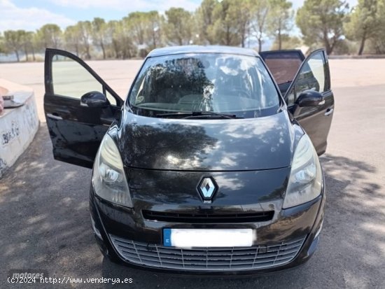 Renault Grand Scenic 1.5 DCi 105 Dynamique 5 plz de 2009 con 309.292 Km por 3.500 EUR. en Valencia