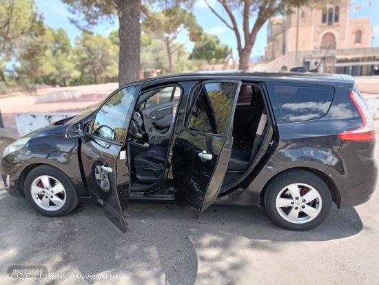 Renault Grand Scenic 1.5 DCi 105 Dynamique 5 plz de 2009 con 309.292 Km por 3.500 EUR. en Valencia