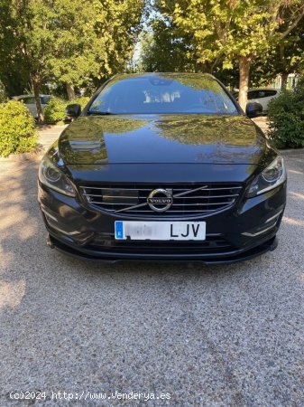 Volvo V 60 D6 de 2015 con 209.000 Km por 17.400 EUR. en Madrid