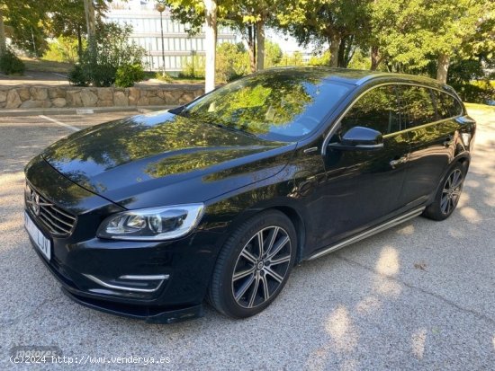 Volvo V 60 D6 de 2015 con 209.000 Km por 17.400 EUR. en Madrid