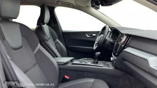 Volvo XC 60 XC60 D3 Momentum Manual de 2018 con 33 Km por 25.900 EUR. en Madrid