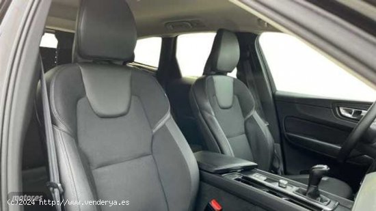 Volvo XC 60 XC60 D3 Momentum Manual de 2018 con 33 Km por 25.900 EUR. en Madrid