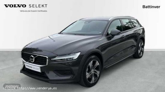  Volvo V 60 V60 Cross Country Core, B4 (diesel) AWD, Diesel de 2023 con 30.557 Km por 44.900 EUR. en  