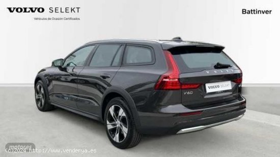 Volvo V 60 V60 Cross Country Core, B4 (diesel) AWD, Diesel de 2023 con 30.557 Km por 44.900 EUR. en 