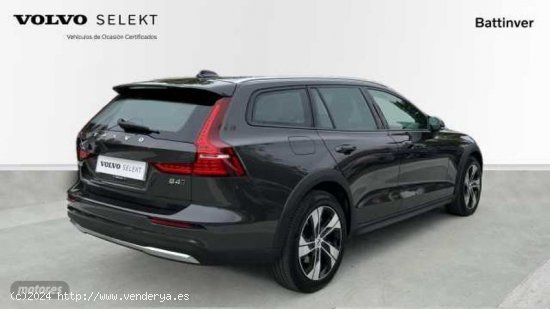 Volvo V 60 V60 Cross Country Core, B4 (diesel) AWD, Diesel de 2023 con 30.557 Km por 44.900 EUR. en 