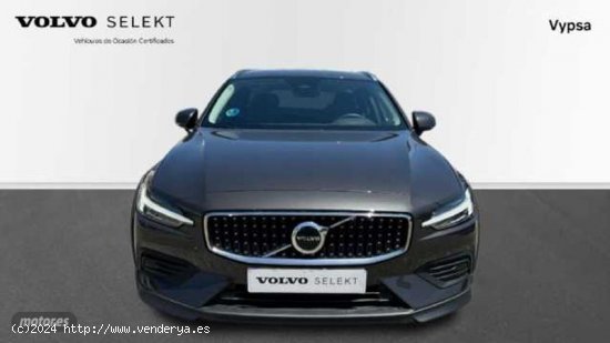 Volvo V 60 2.0 B4 D CROSS COUNTRY CORE AUTO AWD 197 5P de 2023 con 32.485 Km por 42.900 EUR. en Cord