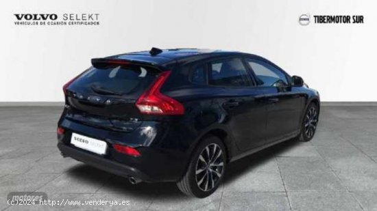 Volvo V 40 2.0 T3 MOMENTUM 152 5P de 2019 con 26.955 Km por 22.895 EUR. en Madrid