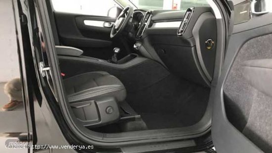 Volvo XC40 XC40 T3 Momentum Manual de 2019 con 79.743 Km por 33.900 EUR. en Almeria