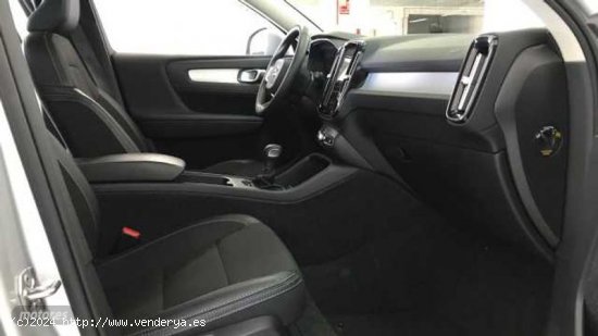 Volvo XC40 XC40 D3 Momentum Manual de 2019 con 73.350 Km por 31.500 EUR. en Almeria