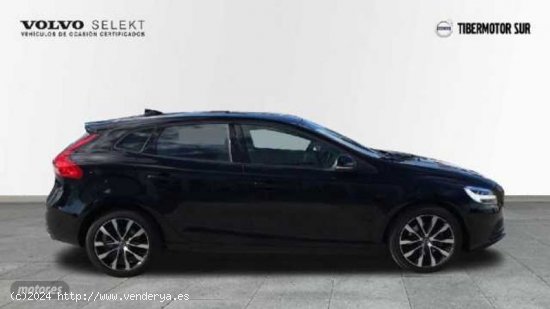 Volvo V 40 2.0 T3 MOMENTUM 152 5P de 2019 con 28.309 Km por 22.895 EUR. en Madrid