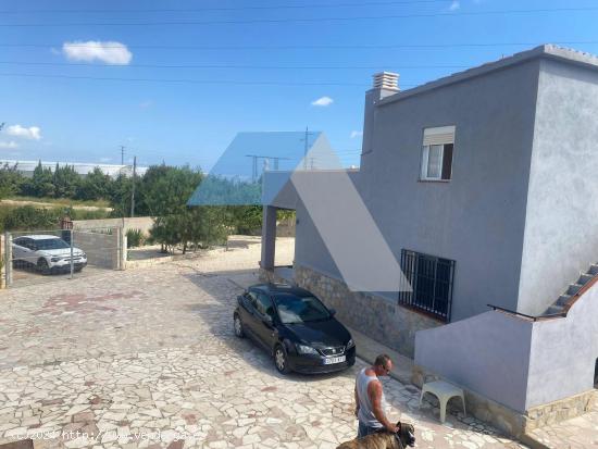 Vendo chalet  en muy cerca de San Vicente del Raspéig - ALICANTE