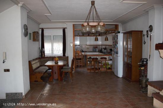 SE VENDE VIVIENDA DE DOS PLANTAS, SOTANO Y TERRAZA - MURCIA