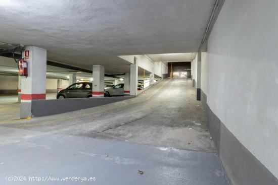 PLAZA DE GARAJE EN LA AVENIDA AL VEDAT ZONA METRO - VALENCIA