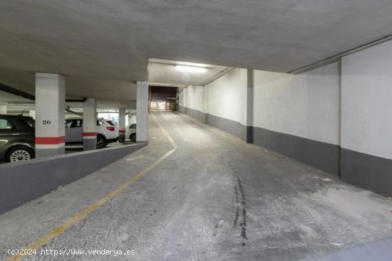 PLAZA DE GARAJE EN LA AVENIDA AL VEDAT ZONA METRO - VALENCIA