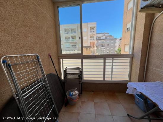  BONITO APARTAMENTO DE 2 DORMITORIOS EN EL CENTRO DE TORREVIEJA!!!! - ALICANTE 