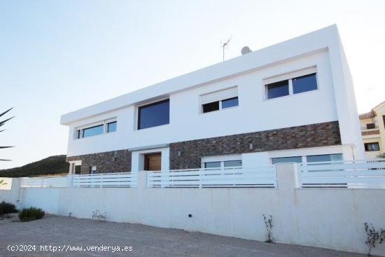 Villa con vistas frontales al Mar - ALICANTE