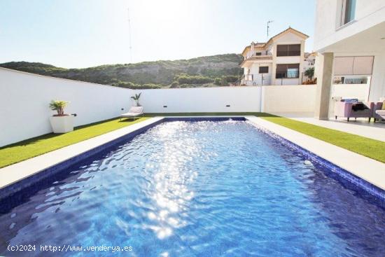 Villa con vistas frontales al Mar - ALICANTE